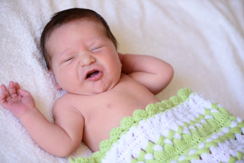六个月宝宝吐奶厉害的原因分析宝宝吐奶应该如何护理