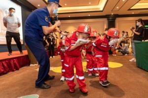 长隆熊猫酒店联合番禺区消防大队开展“我是小小消防员”活动